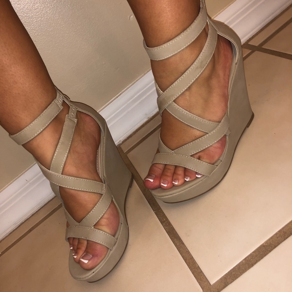 Nude/Beige Wedges